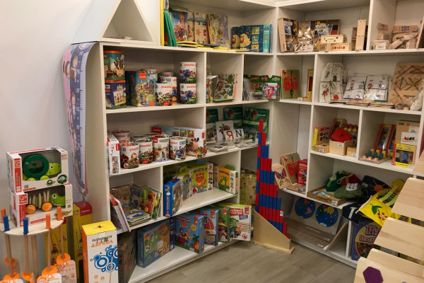 Сеть магазинов деревянных и развивающих игрушек Montessori shop